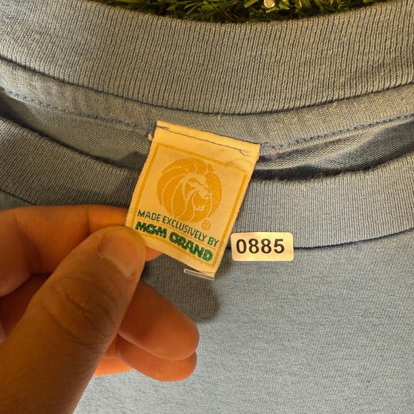 Vintage 1993 Wizard of Oz T-Shirt XXL Blue MGM Grand Las Vegas 90s Movie Tee USA - Picture 3 of 10